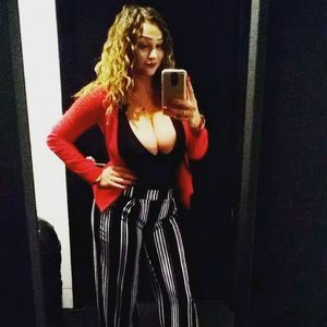 Meet your Posher, Kayla